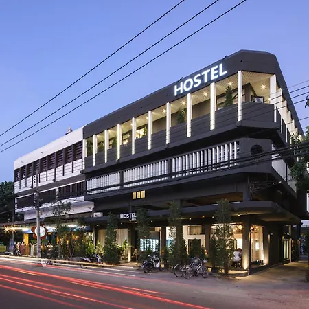 The Common Hostel (Adults Only)-3