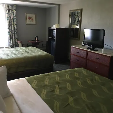 Quality Inn & Suites Winter Park Village Area-3