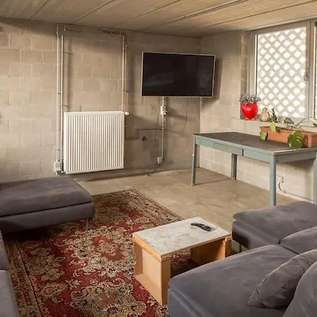 Mari'S: Multifunctional Shelter With Big Garden-2
