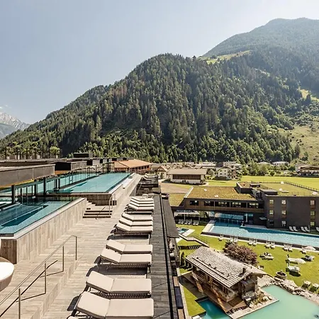 Alpine Luxury SPA Resort Schwarzenstein-2