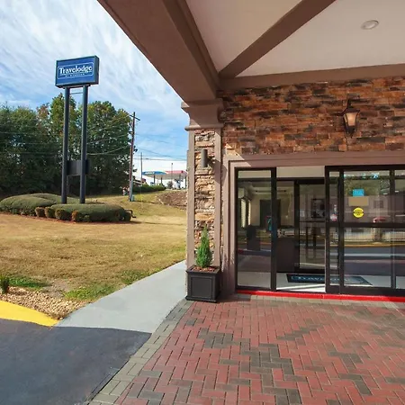 Travelodge By Wyndham Macon West-2