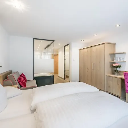 Hotel Garni Christine-2