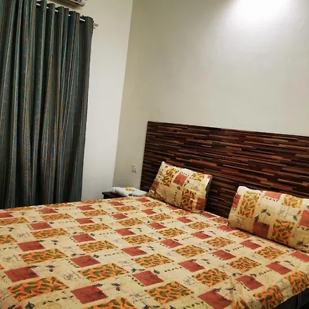 Gulshan Guest House Gulberg Town-3