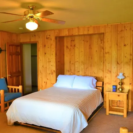 Twin Peaks Guest Ranch-2