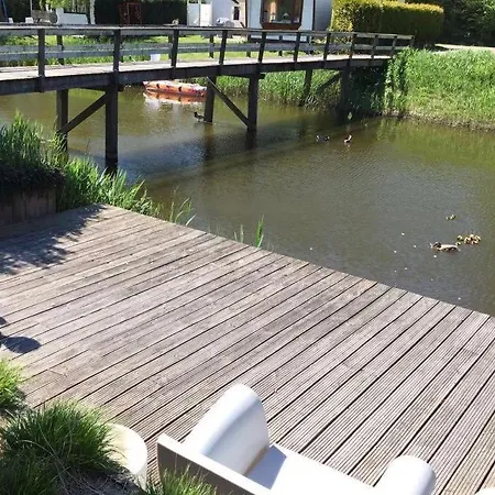 Makkum Beach Resort-2