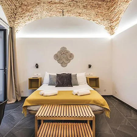 Apartamentos Cáceres Central Suites Torres de Cáceres-2