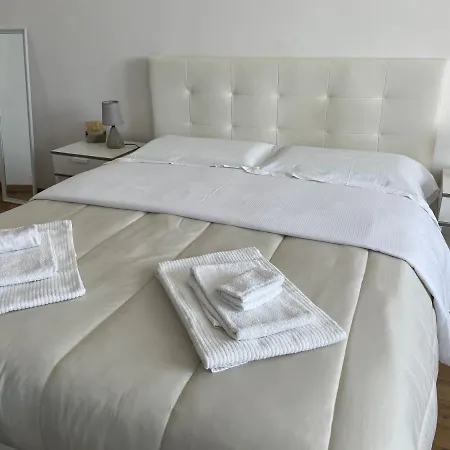 Cavour16 Rent Bedrooms-3
