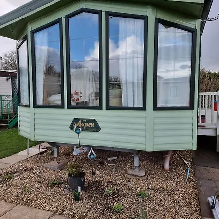 Summerlands, Ingoldmells 8 Berth Caravan-2