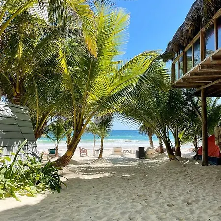 Chavez Eco Beach Camping&Cabañas-3