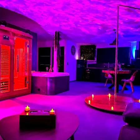 Love Room Jacuzzi La Villa Des Charmes (Adults Only)-3