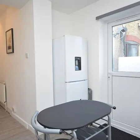 4 Bedroom House In East London-2