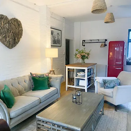 The Coach House - Bournemouth-3