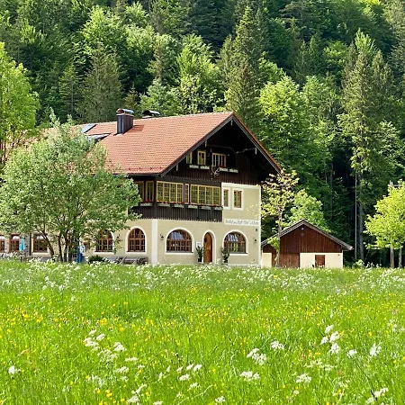 Ferienwohnungen Zipflwirt-3