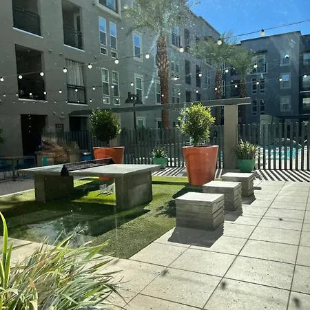 Luxury Apartment In Downtown Las Vegas-3