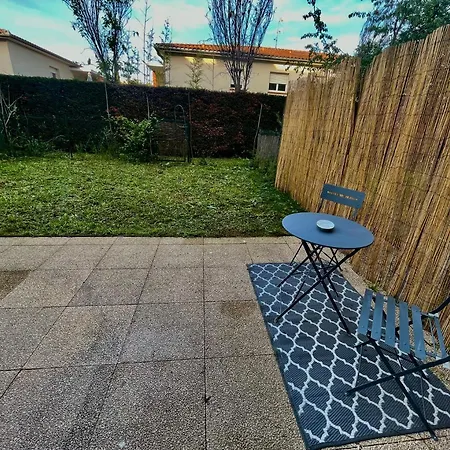 Garden Room In Toulouse-3