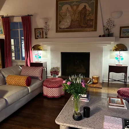 Beverly Hills Celebrity Home-3