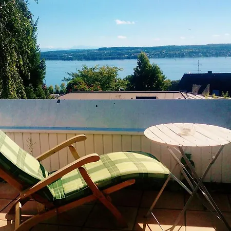 Ferienwohnung mit Seeblick und Dachterrasse in Überlingen-3
