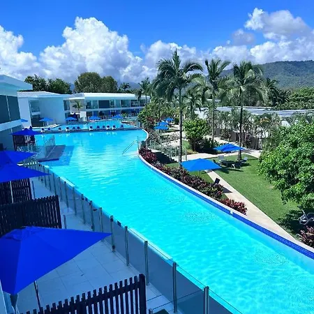 Pool Resort Port Douglas-2