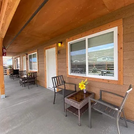 Rhodopa Lodge At Yellowstone-2