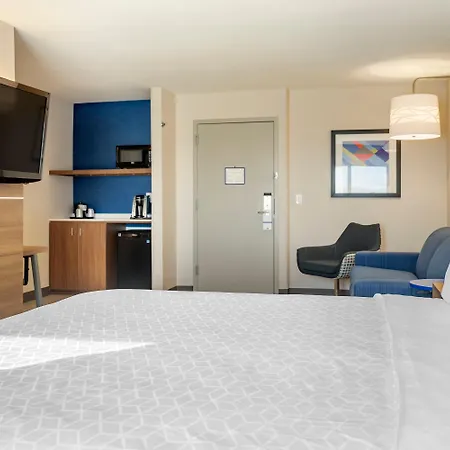 Holiday Inn Express Hotel & Suites Albuquerque Midtown By Ihg-2