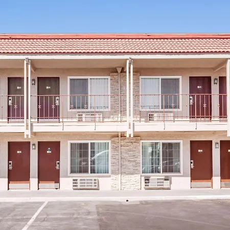 Days Inn & Suites By Wyndham Anaheim At Disneyland Park-3