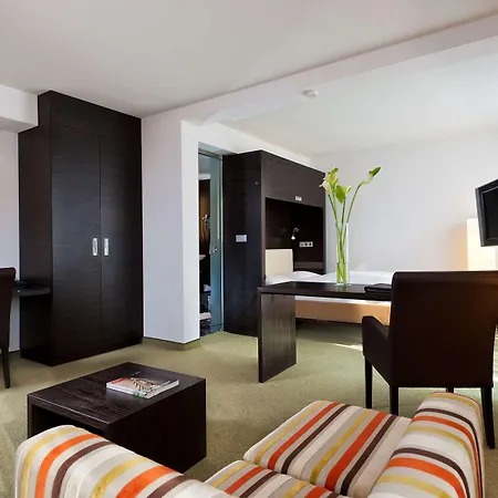 Radisson Blu Park Hotel & Conference Centre-3