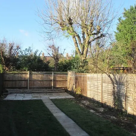 Cheerful Well Presented 3 Bedroom Period House-3