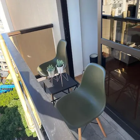 Flat no Leblon, 2 Quadras da Praia, Academia e Arrumação Diária na Rua Dias Ferreira by Tata-2