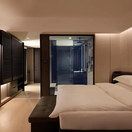 Equinox Hotel New York-2