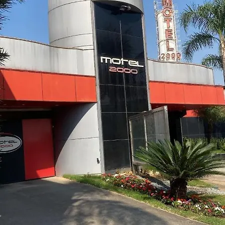 Motel 2000-3