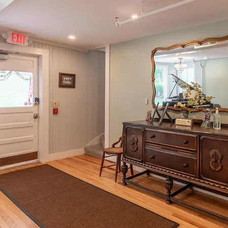 Cranmore Mountain Lodge Bed & Breakfast-3