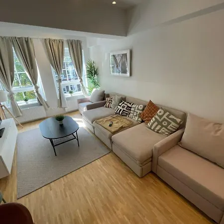 Hamburg City Center Apartment-2