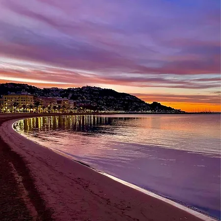 Roses Beach-3