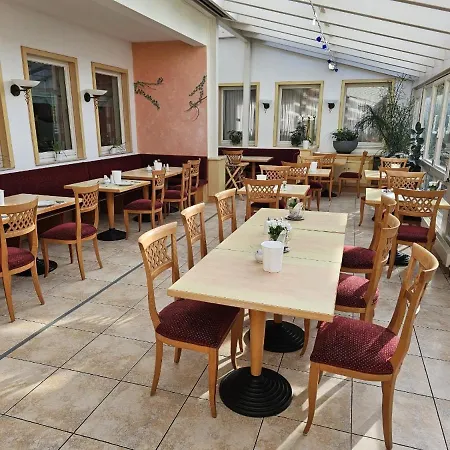 Hotel Tennenloher Hof-2
