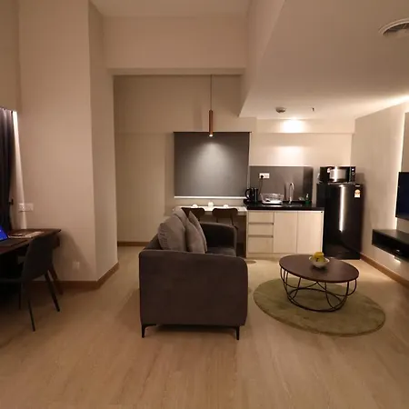 Crown Regency Serviced Suites-3