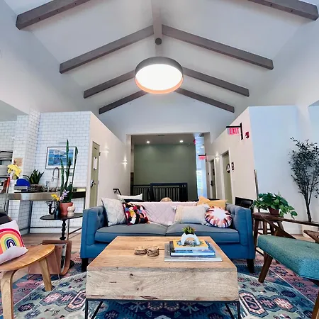 Monterey Hostel-2