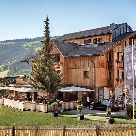 Almmonte Sensum Suites - Funky Living Hotel-2
