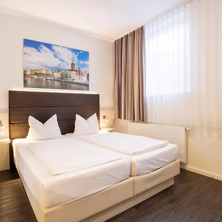 Viva Hotel Luebeck-3