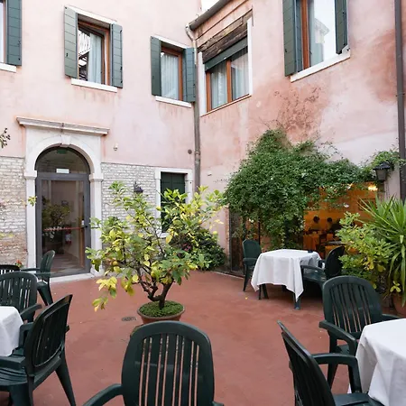 Hotel Tivoli-2