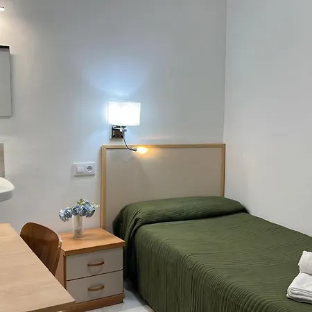 Hostal Alhambra Tarragona-2