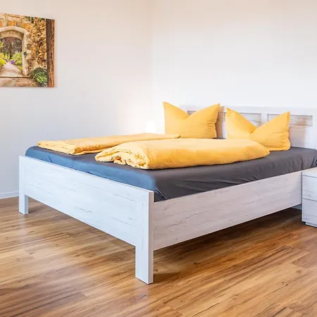 Gwuni B&B-3