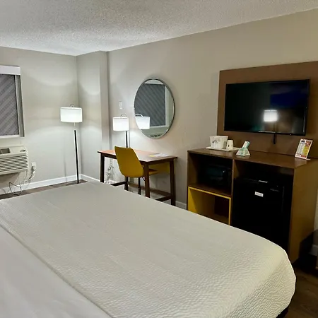 Days Inn By Wyndham Sarasota I-75-2