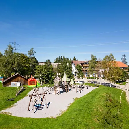 Familienhotel Loewen-3