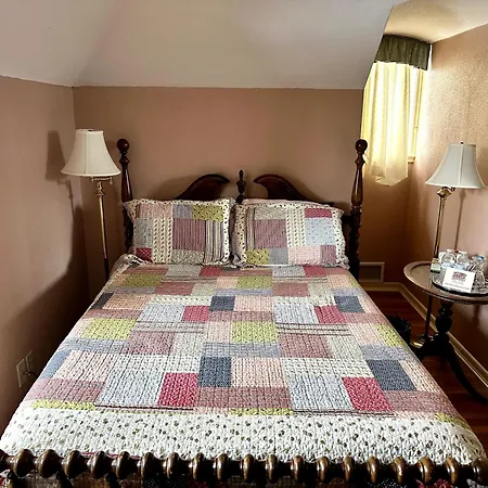 Montague Inn Bed & Breakfast-2