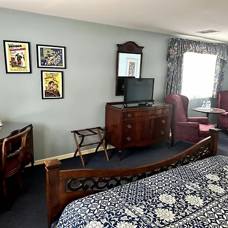 Montague Inn Bed & Breakfast-3