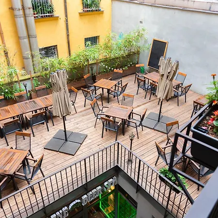 4 Arts Apartments By Adrez-3