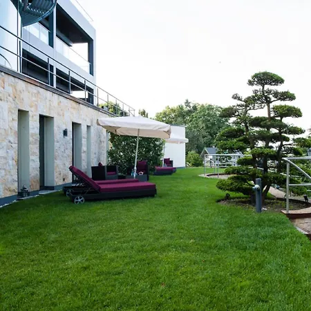 Villa via Lapis - Panoramablick über Dresden - Garten - Pool - Sauna - Luxus-3