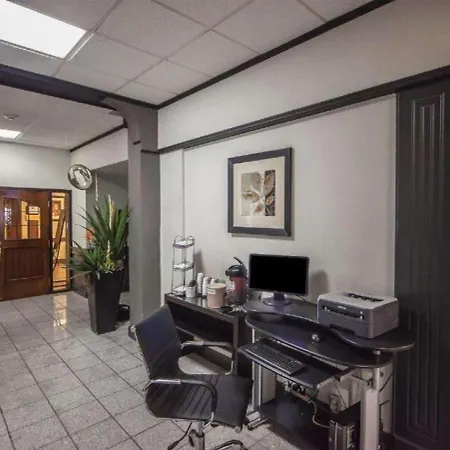 Comfort Inn & Suites-3