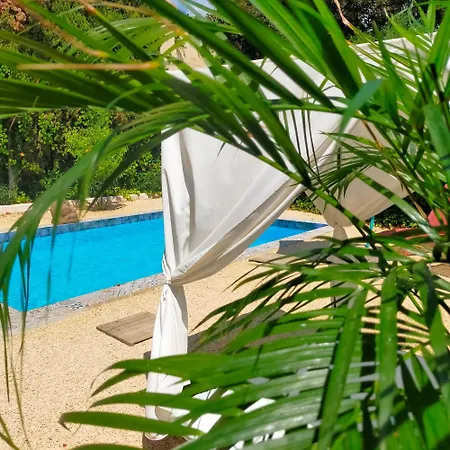 Casa Francesca piscina y aparcamiento privado-3