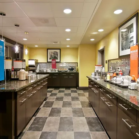 Hampton Inn & Suites Bellevue Downtown/Seattle-3